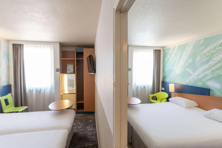 Room 2 of 21
