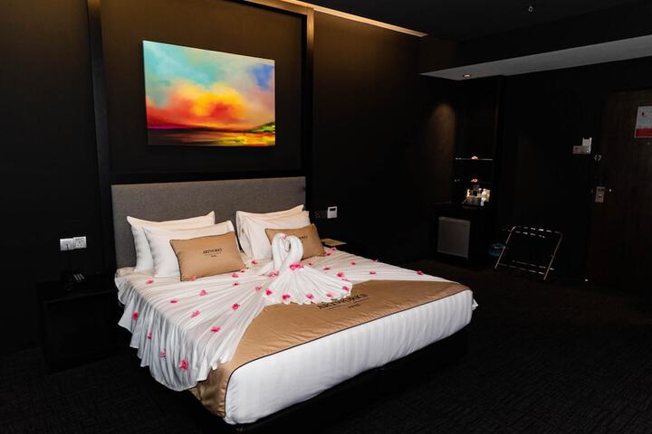 Room 32 of 73