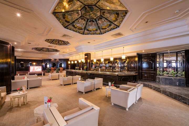 Lounge 58 of 72