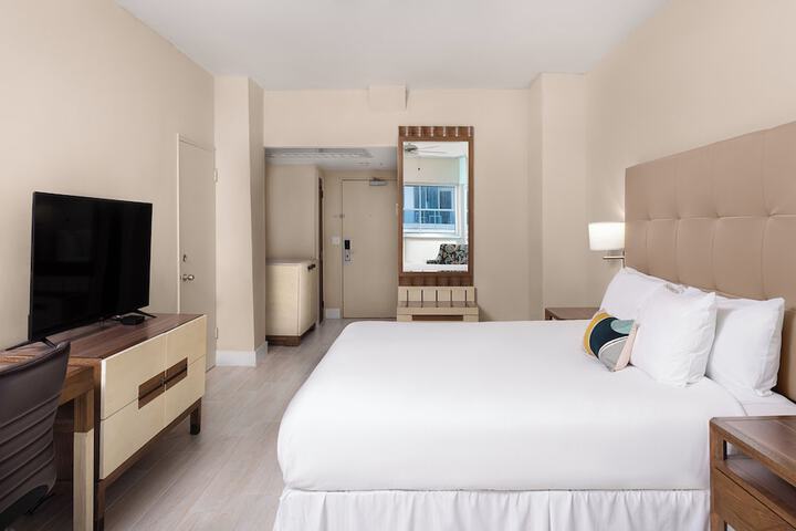 1 King Bed Accessible (5 of 18)