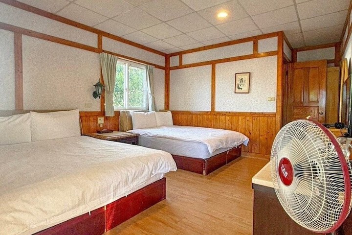 Room 5 of 38