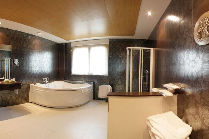 Bath Interior