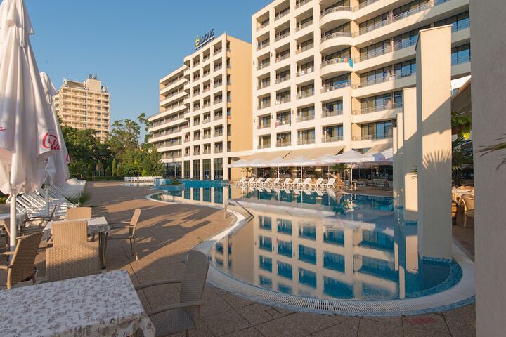 Hotel 77 of 83