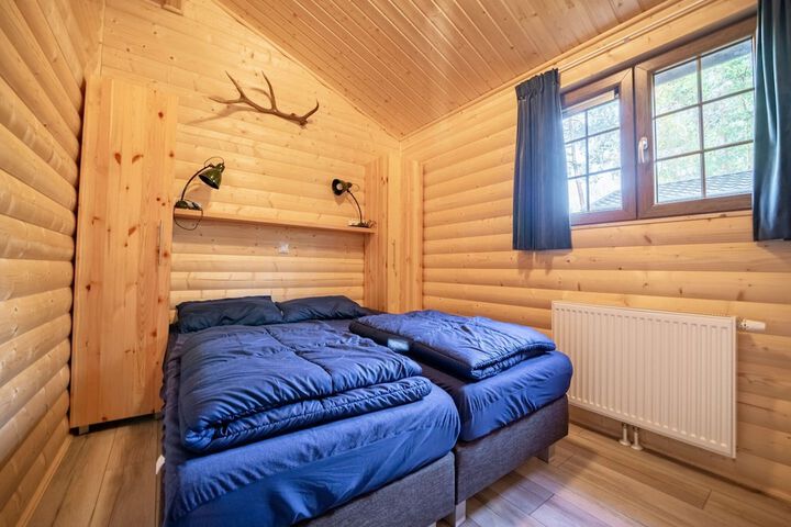 Room 3 of 40
