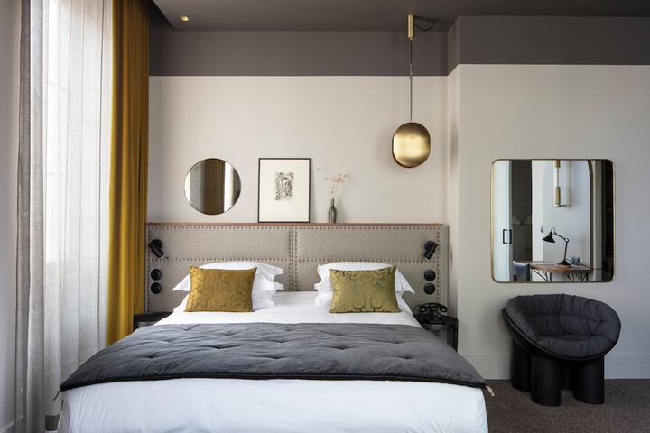 Room 25 of 46