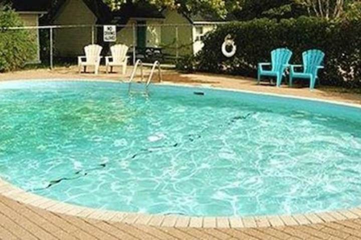 Pool image of Travellers Haven Motel