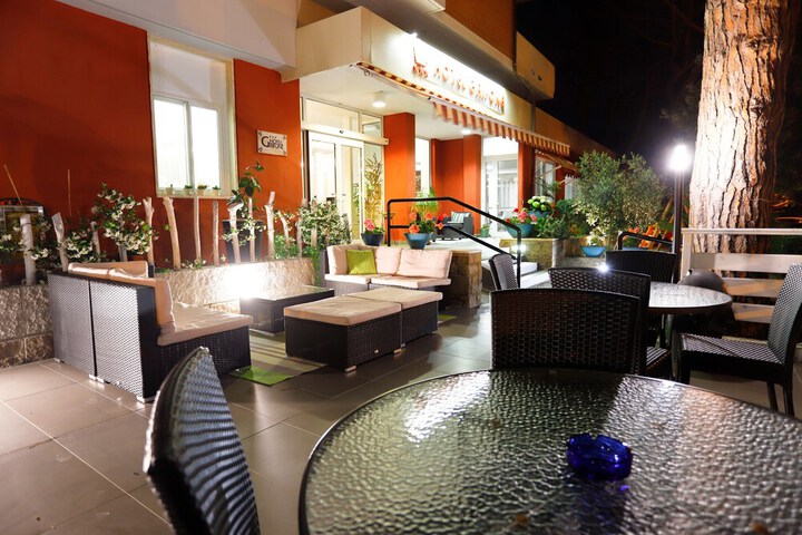 Hotel Exterior 47 of 52