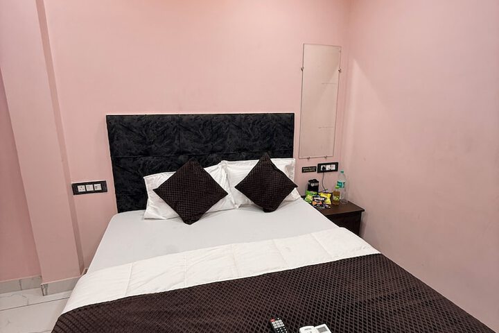 Room 10 of 25