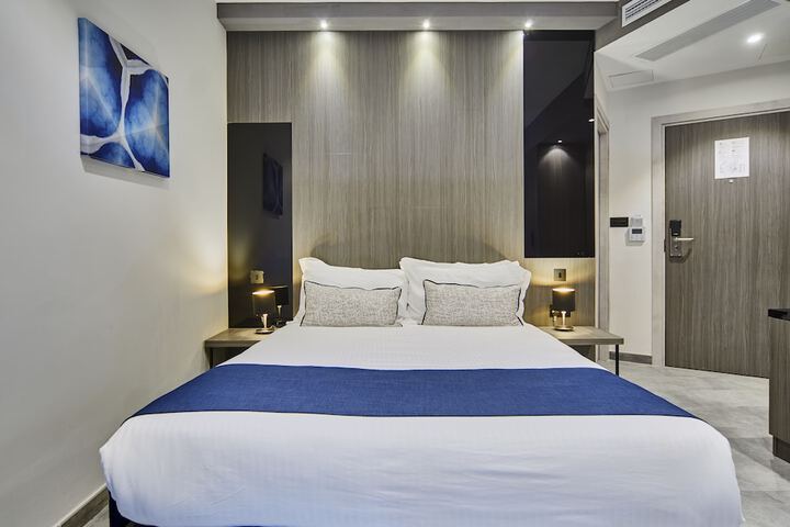 Room 16 of 33