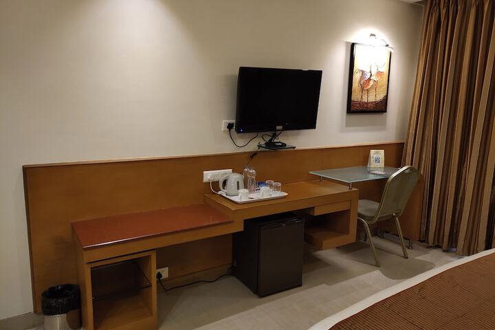 Room 32 of 72