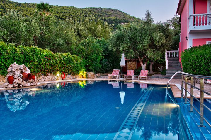 Pool 14 of 38
