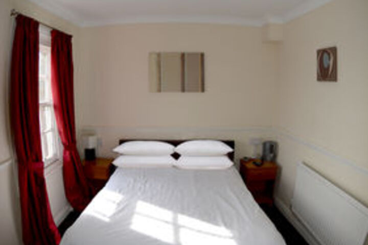 Room 25 of 47