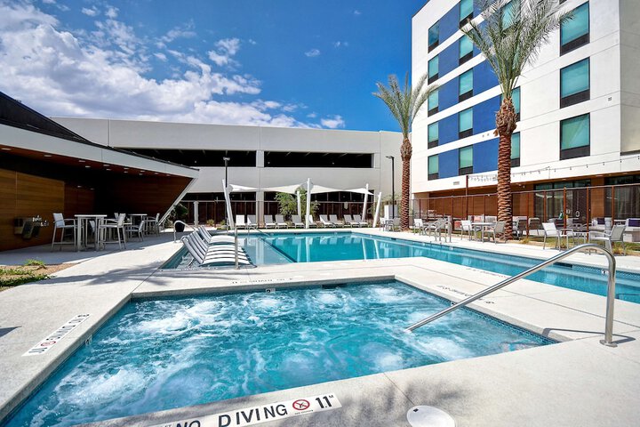 Pool 32 of 70