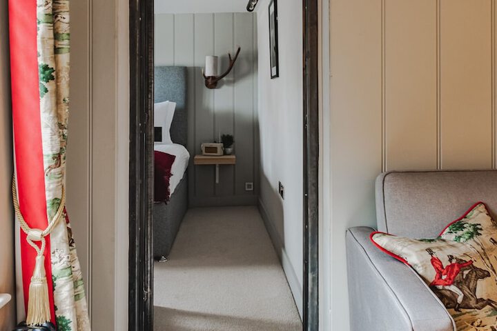 Room 18 of 53