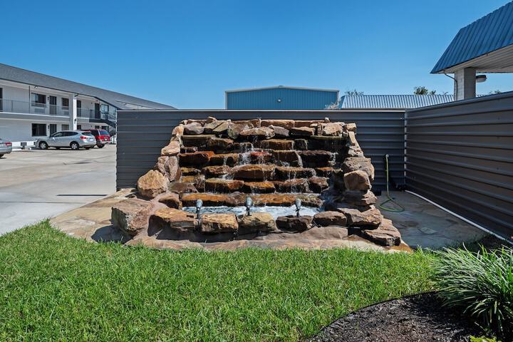 Property Grounds 32 of 46