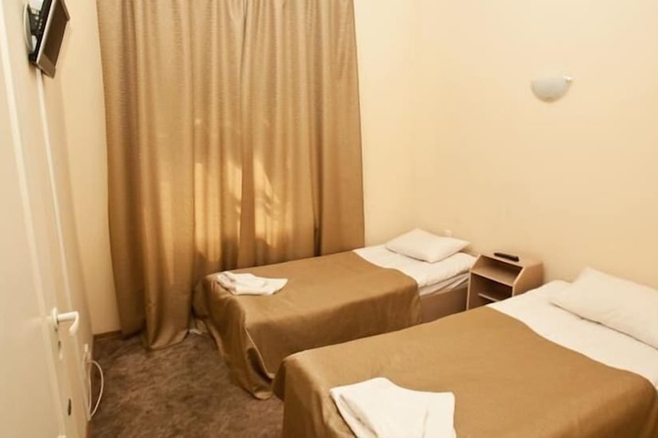 Room 8 of 26