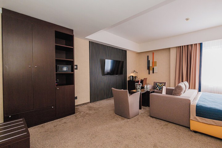 Room 18 of 53