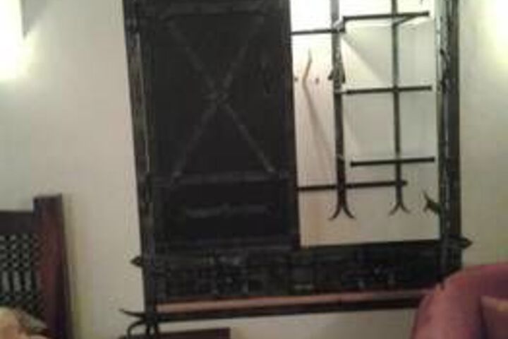 Room 9 of 28