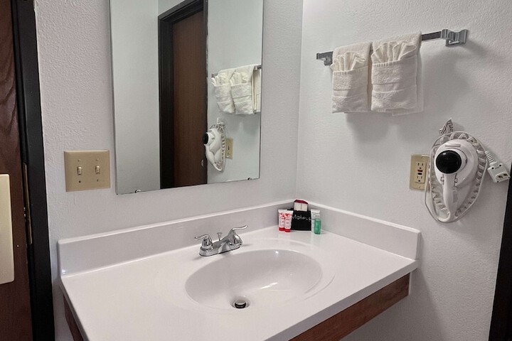 Room 19 of 33
