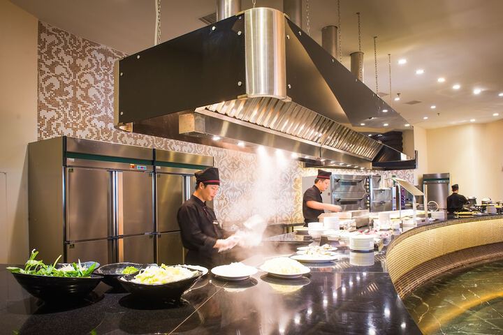 Dining 40 of 64
