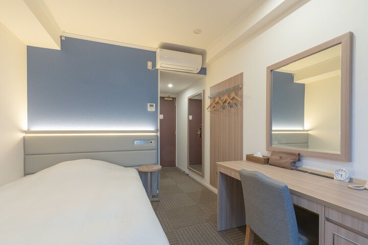 Room 15 of 44
