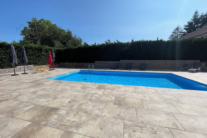 Pool 52 of 66