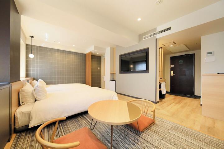 Room 13 of 53