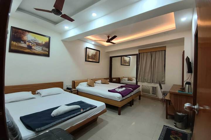 Room 15 of 36