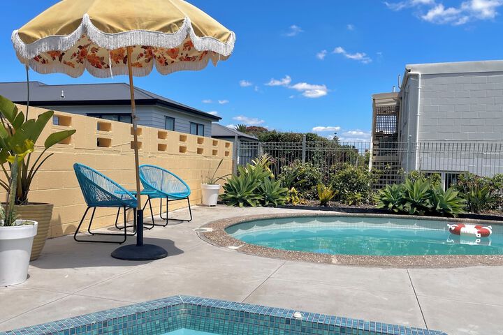 Pool 85 of 98