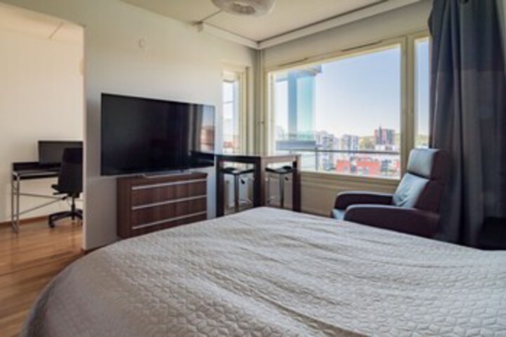 Room 8 of 17