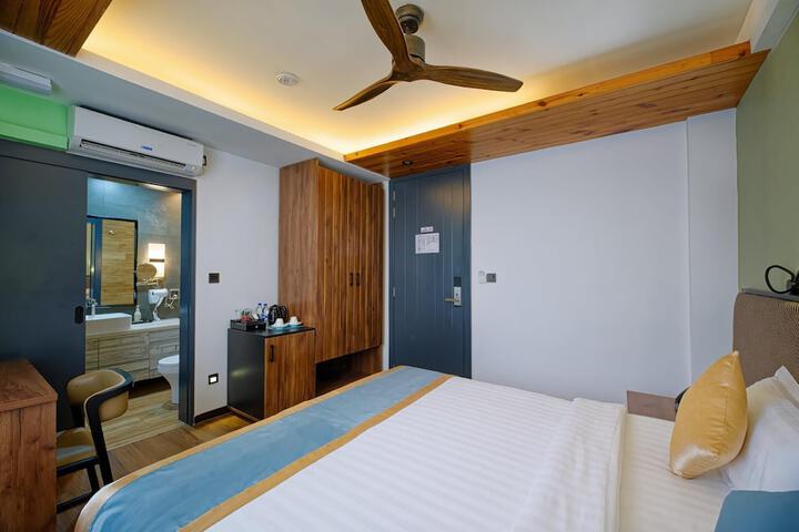 Room 7 of 19