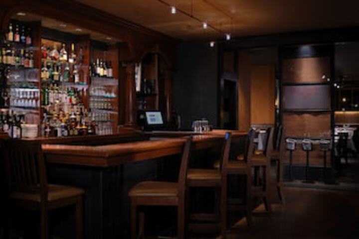 Lounge 253 of 279