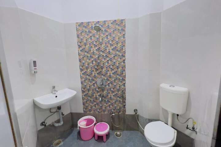 Room 7 of 10