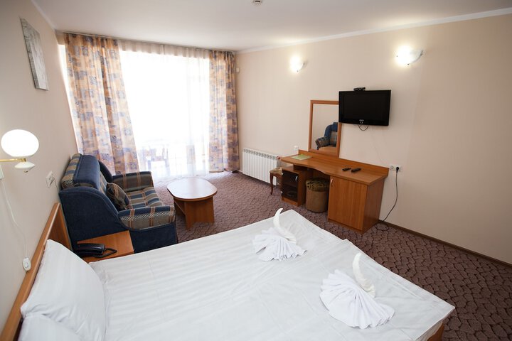 Room 11 of 26