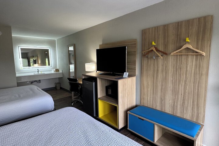 Room 13 of 20