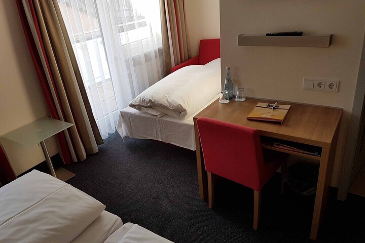 Room 2 of 23