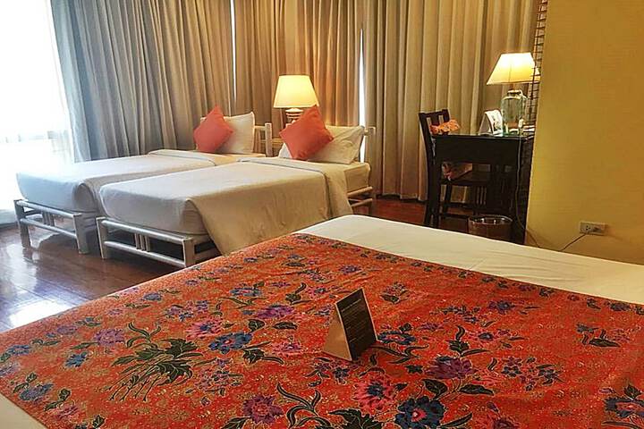Room 23 of 98