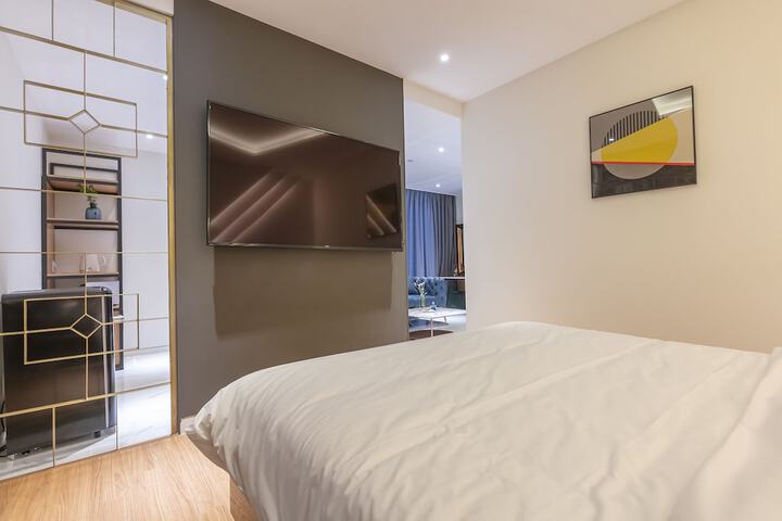 Room 27 of 110