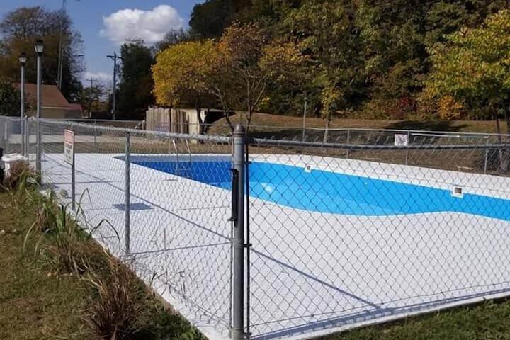 Pool 14 of 30