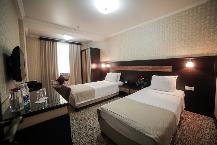 Room 7 of 44