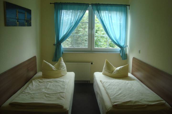 Room 5 of 35