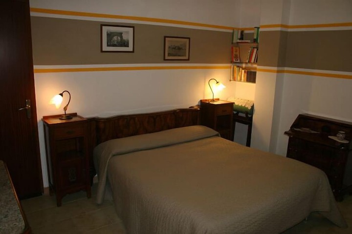 Room 9 of 30