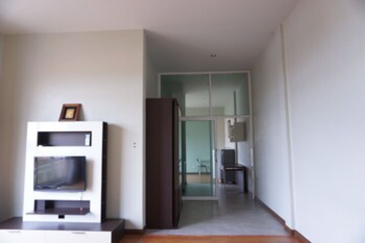 Room 27 of 42
