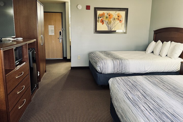 2 Queen Beds (4 of 9)