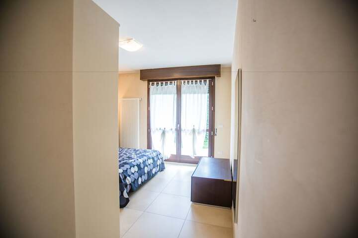 Room 14 of 73