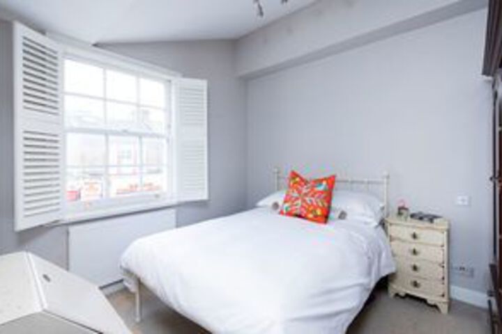 Room 13 of 21