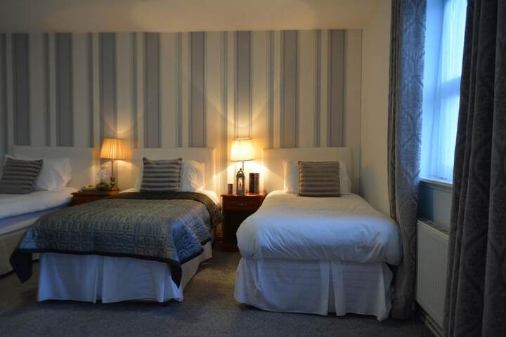 Room 12 of 41