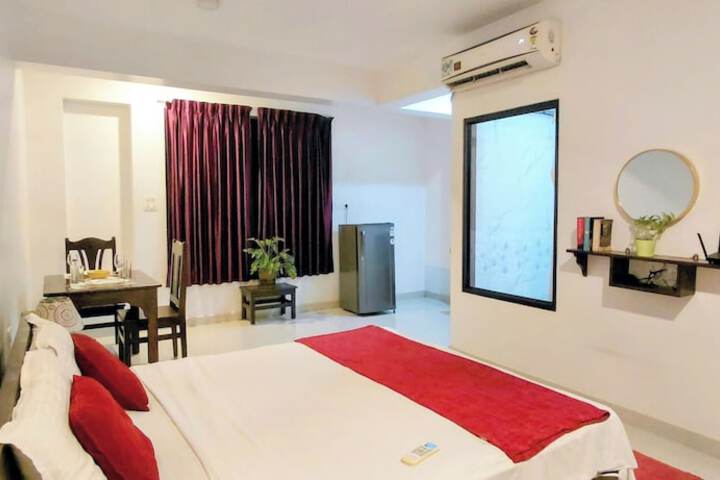 Wave Morjim Hotel