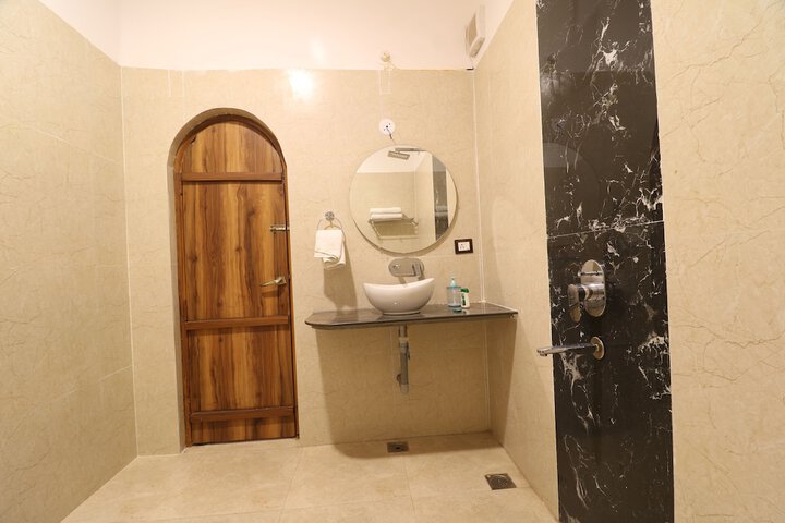 Room 14 of 21