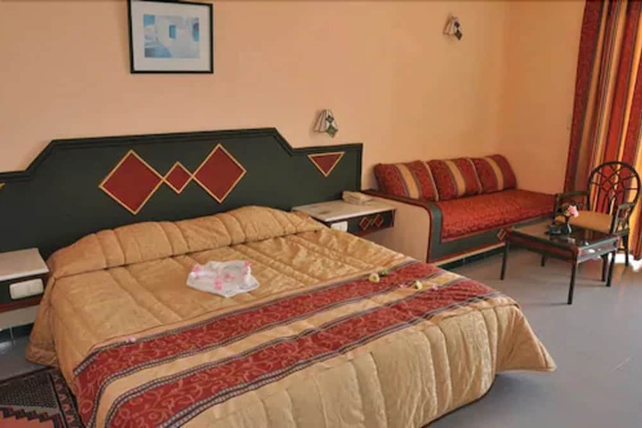 Room 8 of 27